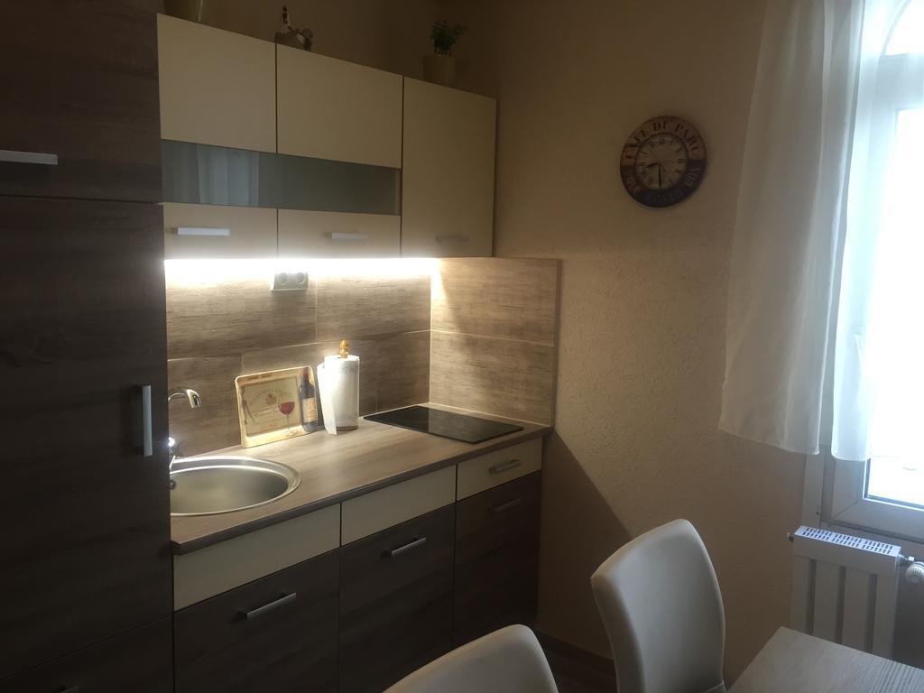 Belvarosi Deluxe Apartman Байя Екстериор снимка
