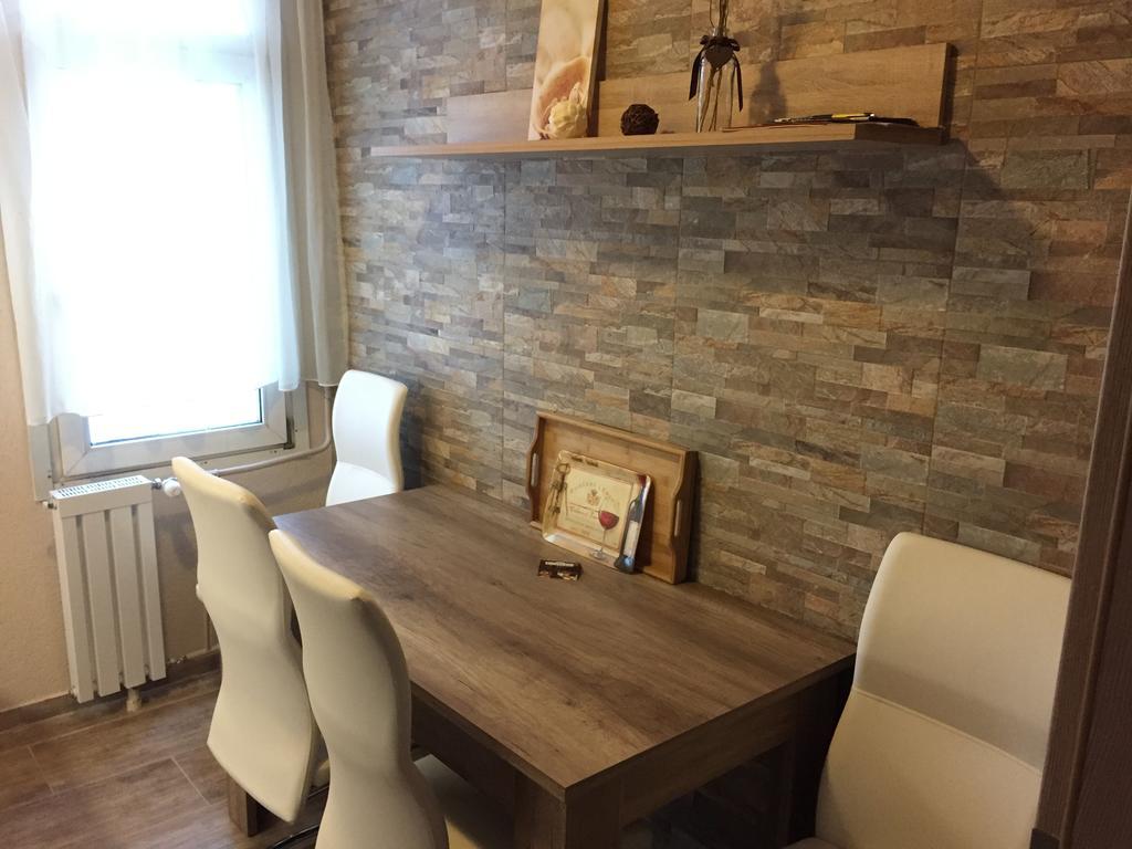 Belvarosi Deluxe Apartman Байя Екстериор снимка